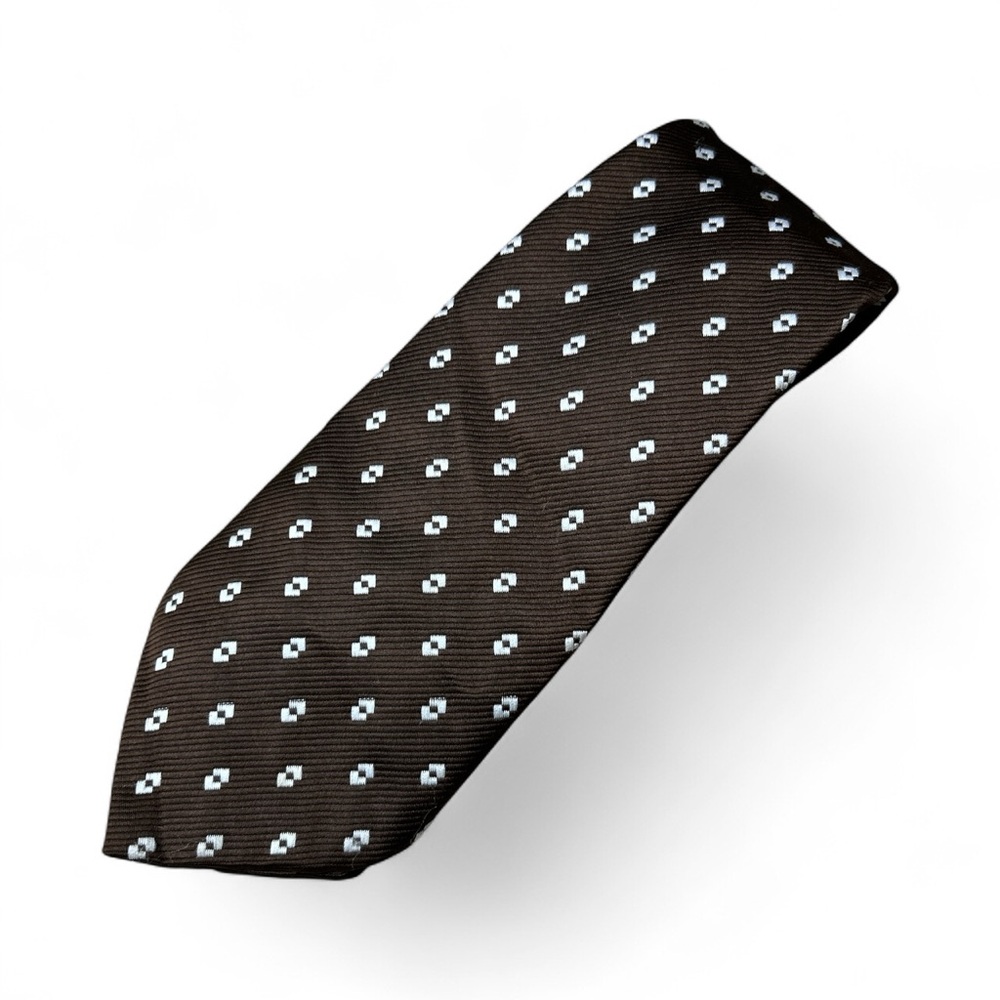 Elegant Brown and White Men's Tie Measures Approximately 53” x 4”